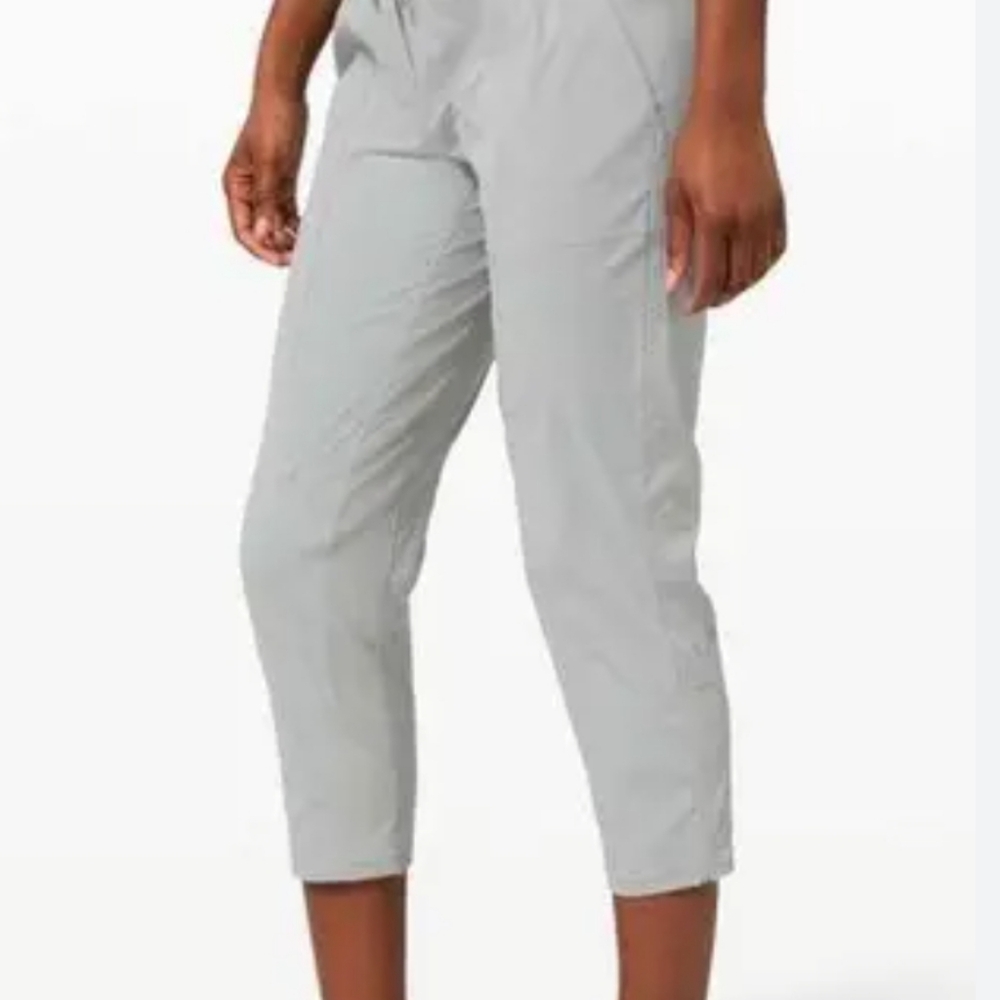 Dance Studio Mid-Rise Cropped Pant Light Gray size 6